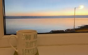 Bay View, Sleeps 18, 7 Bedrooms, 7 Bathrooms, Seafront, Criccieth